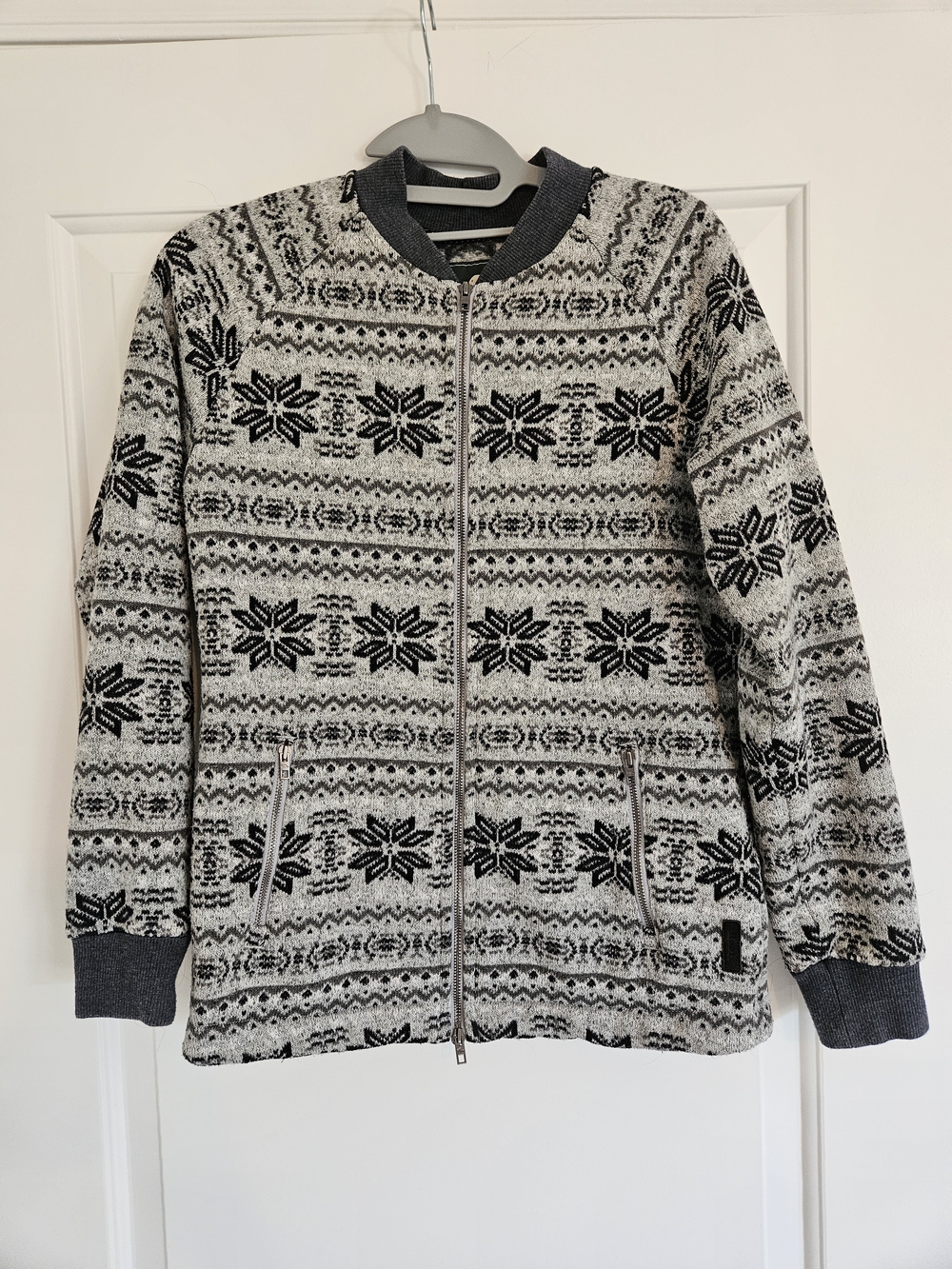 Roots Gray and Black Knit Zip-Up Sweater Jacket